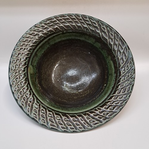 Click to view detail for #260303 Bowl, Green with Textured Rim 10x3 $22